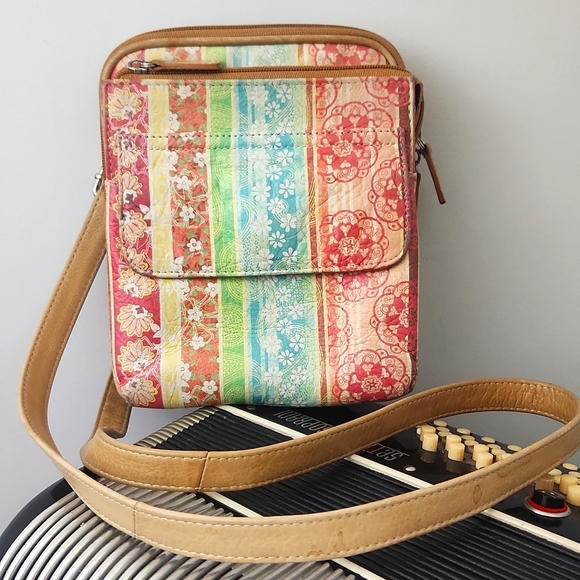 BEAUTIFUL FOSSIL VINTAGE Y2K FLORAL LEATHER CROSSBODY BAG W/ADJUSTABLE STRAP - Picture 1 of 9